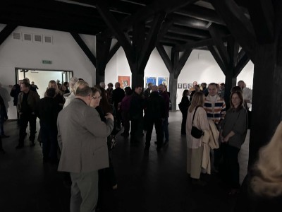 Click to zoom the picture.